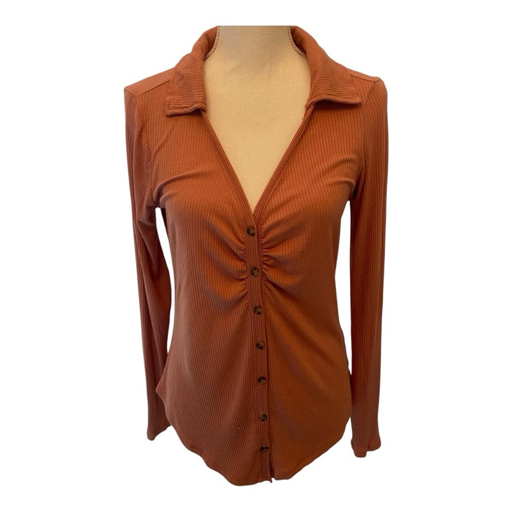 Steve Madden ribbed button down top
